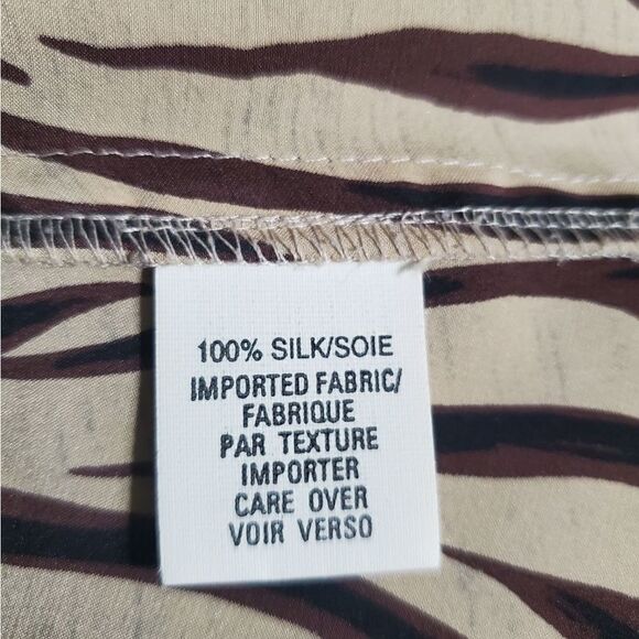 Anne Klein NWOT 100% Silk Animal Print Blouse Size Small - Picture 8 of 8